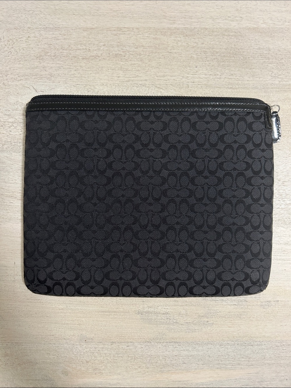 Authentic Coach Black Signature Zip IPad Sleeve in EUC